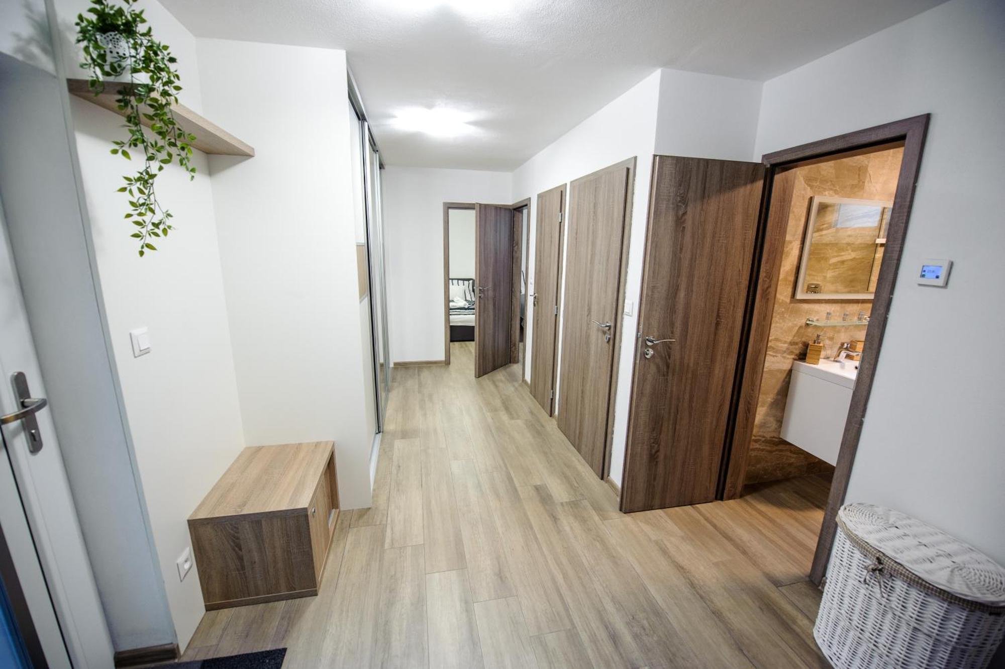 Milan&Eva Apartamento Svätý Jur Exterior foto